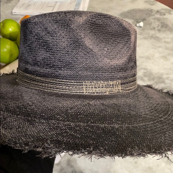 Beach hat - Picture 5 of 6